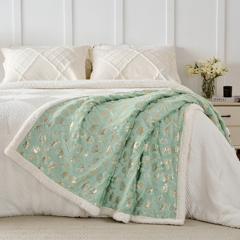 A Ginkgo Leaf Pattern Lamb Blanket, Double-Layer Thickened Small Blanket