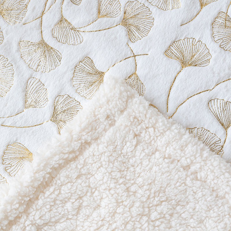 A Ginkgo Leaf Pattern Lamb Blanket, Double-Layer Thickened Small Blanket