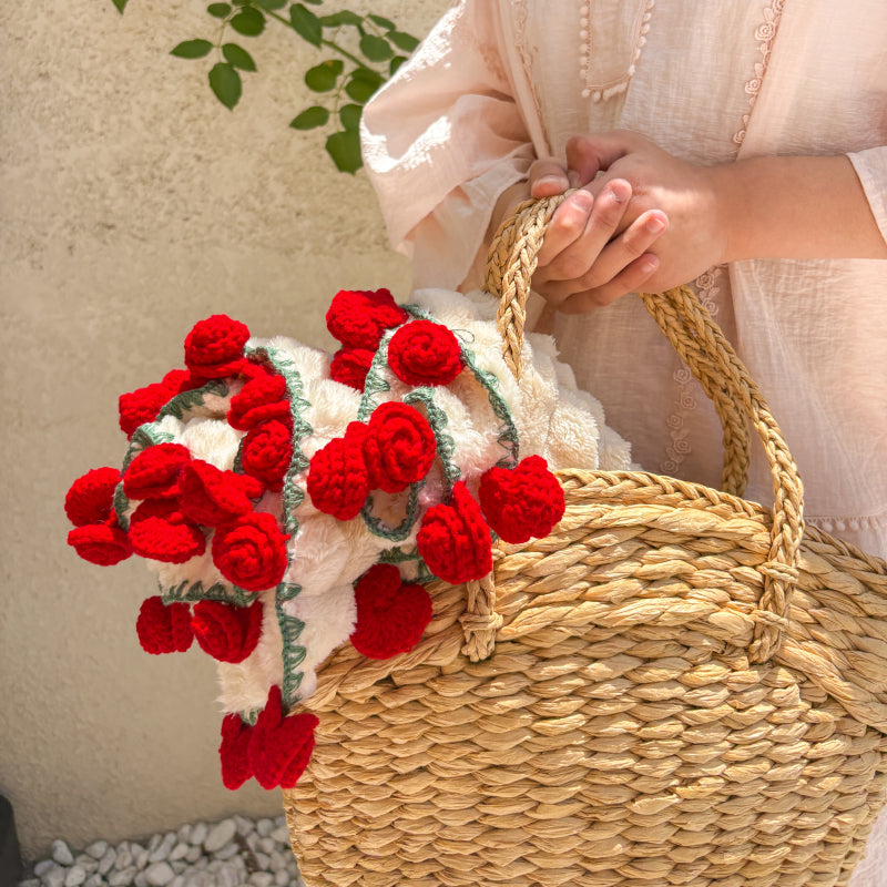 A Plush Blanket That Can Be Used in Various Settings Such As The Living Room, Bedroom, Office, Or Outdoors. It'S Also Suitable for Car Use And Can Be a Rose Bouquet Blanket, Making It an Ideal Gift for Valentine'S Day