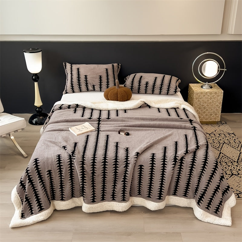 A Double-Layered Autumn And Winter Warm Lamb Fleece Blanket, Suitable for The Bedroom, Sofa Naps, Versatile, Available in Multiple Colors, Quick Heating Blanket, Beautifully Designed Patterns, a Top Choice for Gifts