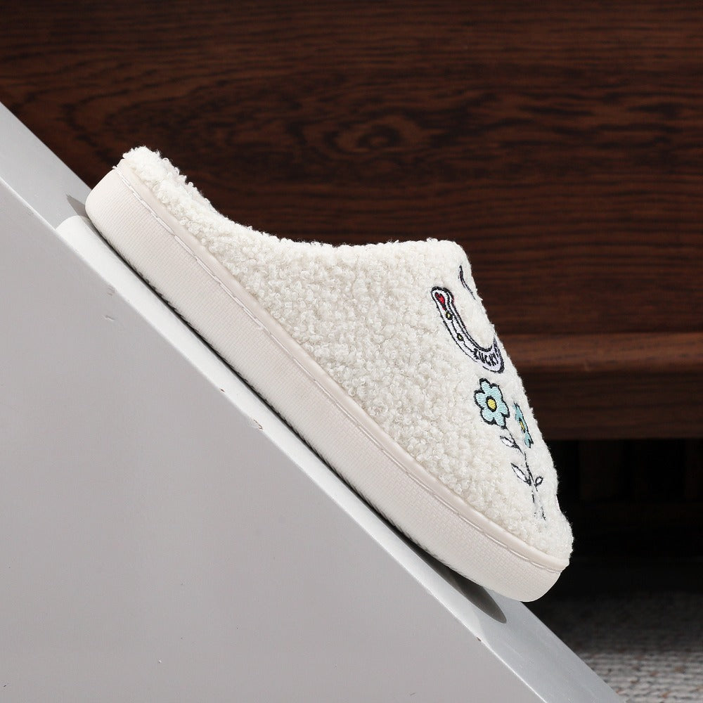 A Pair of Ladies Color Matching Simple Fashion Autumn and Winter Leisure New Embroidered Anti-slip Warm Slippers, Women Shoes