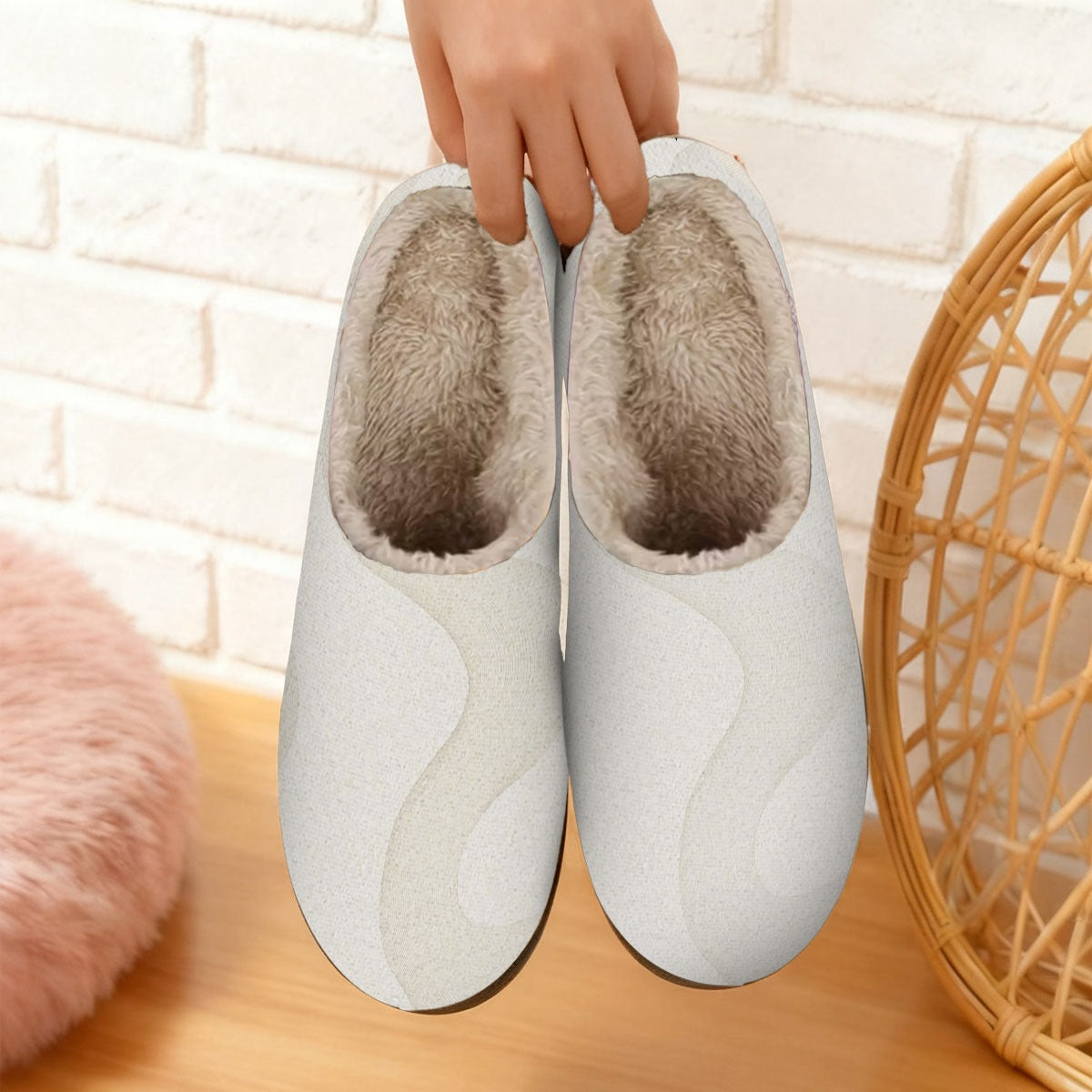 A pair of beautiful shoescotton slippers, festival gift, soft fabric, family, keep warm, Women's slippers, casual slippers, comfortable, Winter slippers, Men's slippers